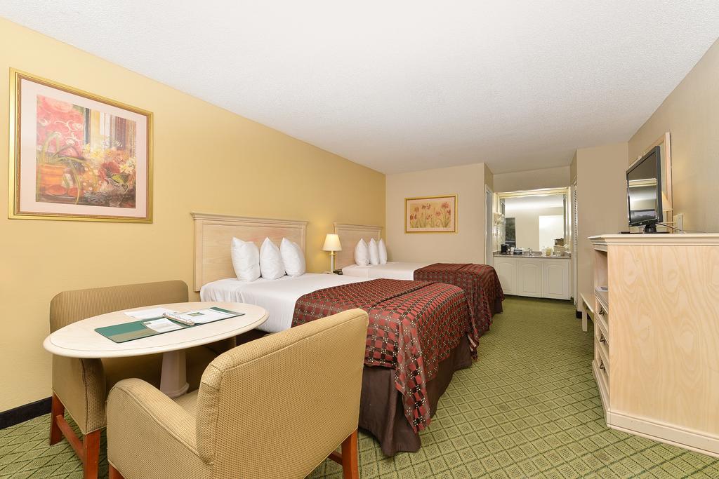 Quality Inn At The Mall - Валдоста Екстериор снимка