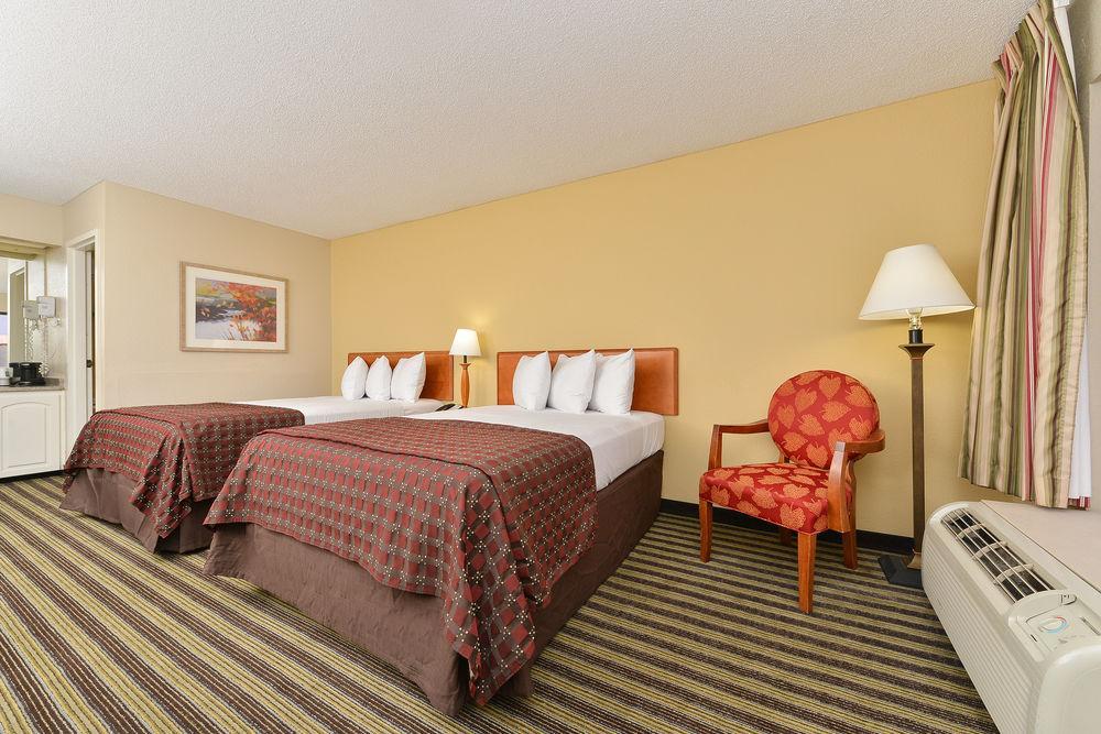 Quality Inn At The Mall - Валдоста Екстериор снимка